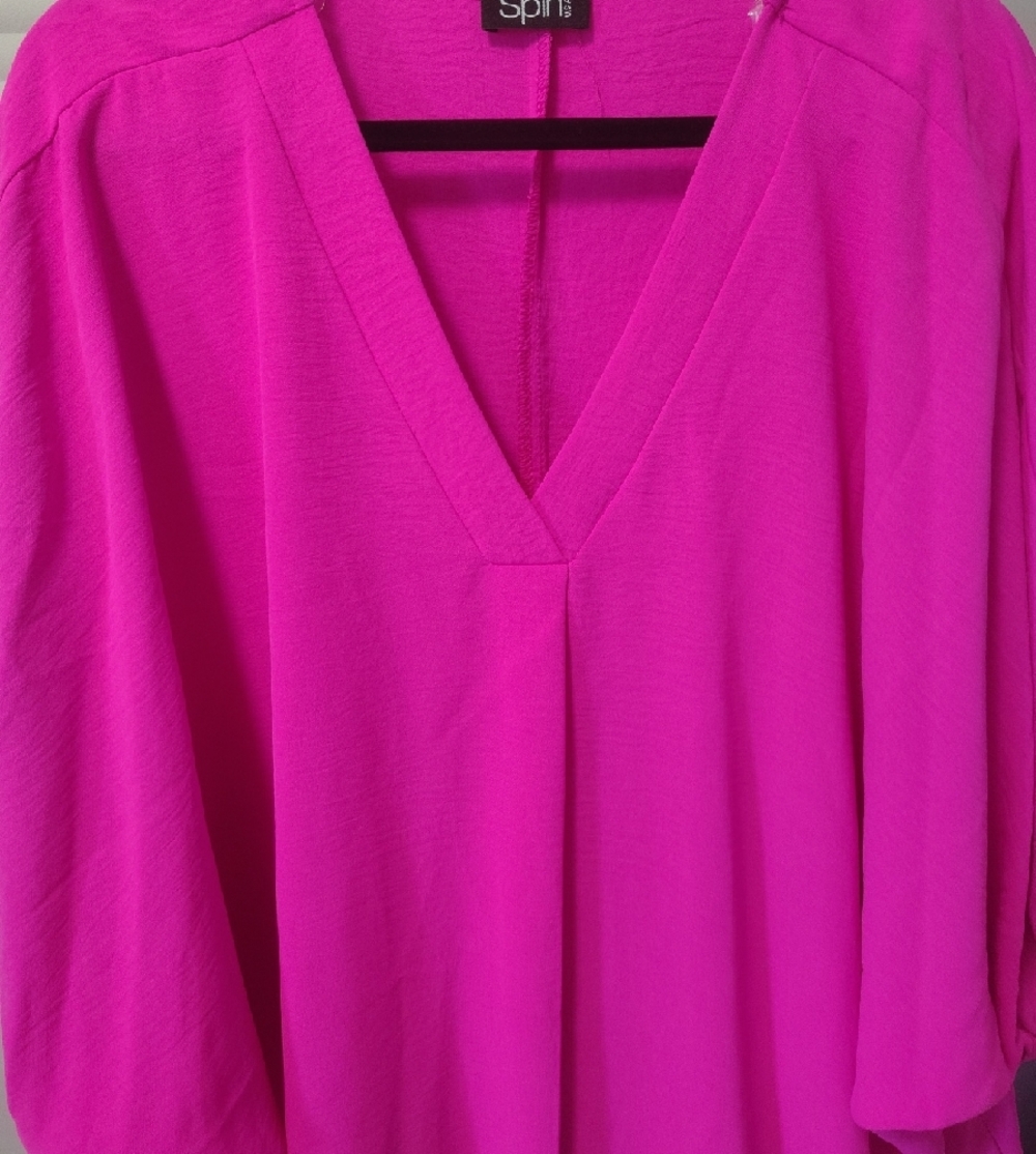 Women's Hot Pink V-Neck Blouse 3X - Picture 3 of 4